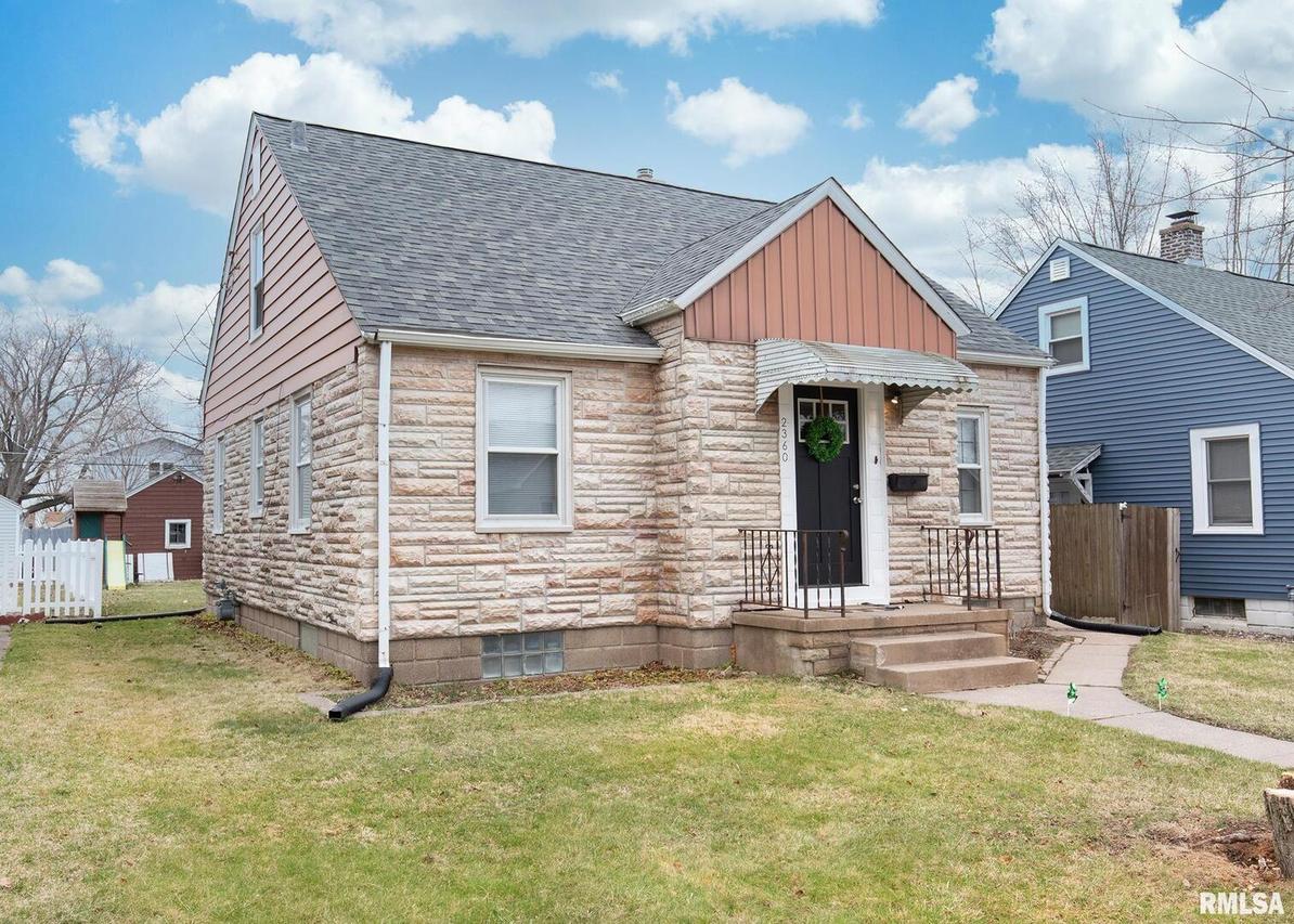 2360 31st St. #A, Moline, IL 61265