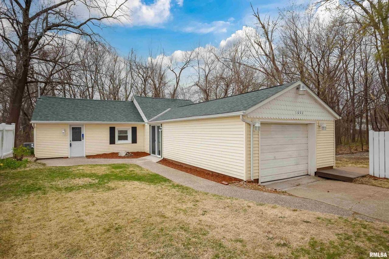 1602 36th Ave., East Moline, IL 61244