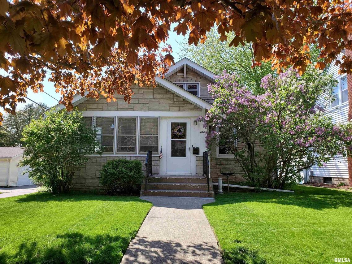2383 30th St., Moline, IL 61265
