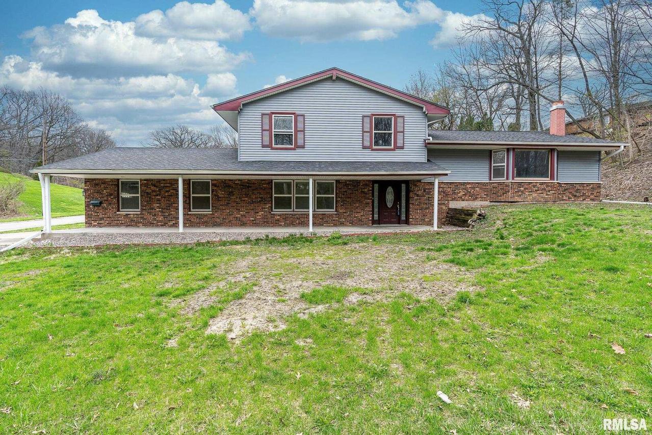 3404 11th Ave., Moline, IL 61265