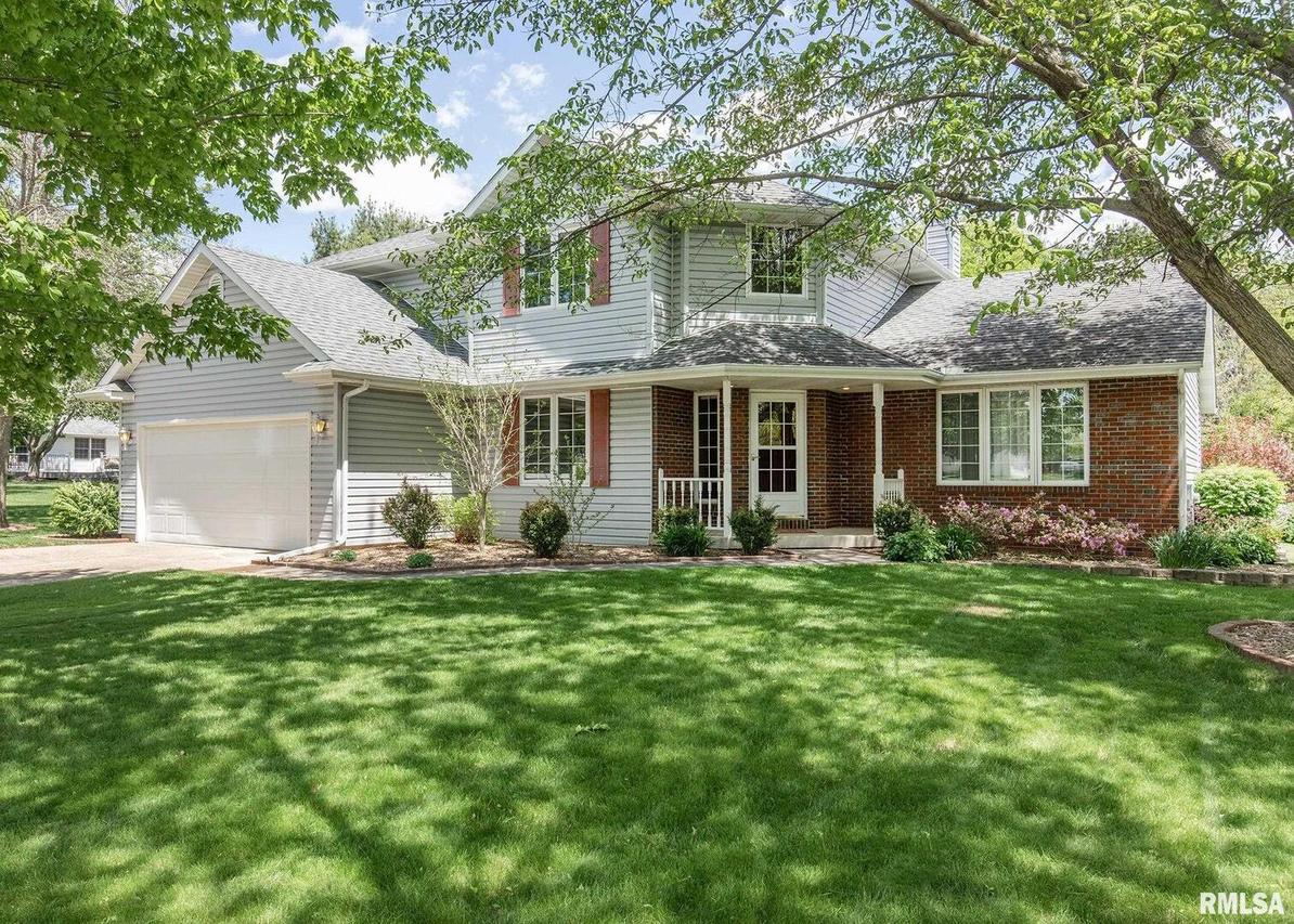 66 White Pine Rd., Geneseo, IL 61254