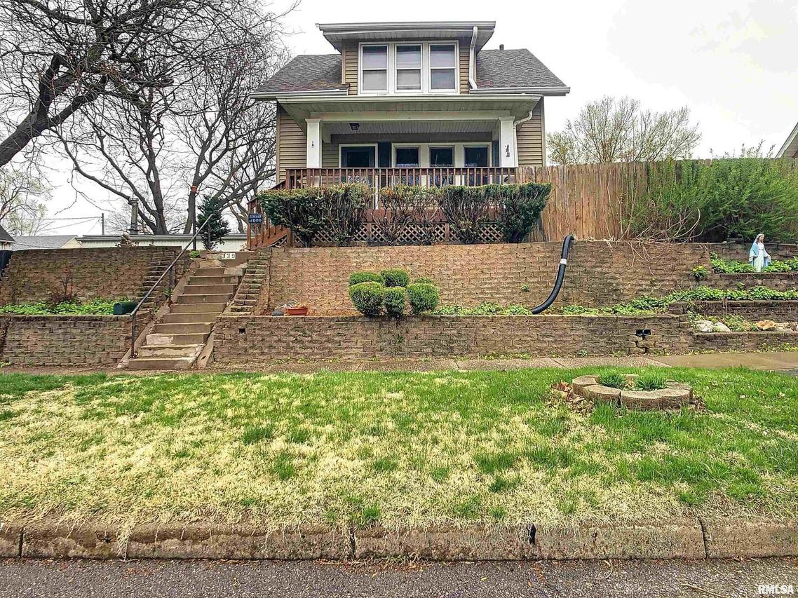 339 14th Ave., Moline, IL 61265