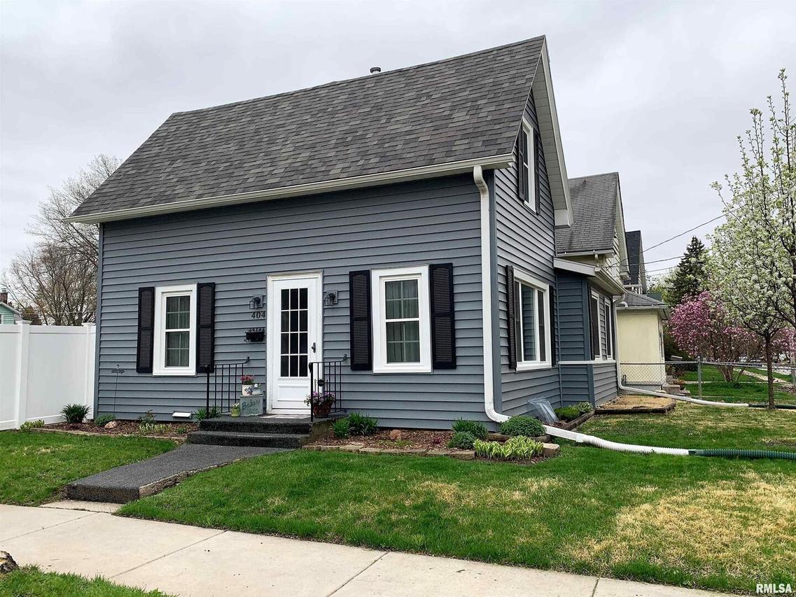 404 24th Ave., Moline, IL 61265