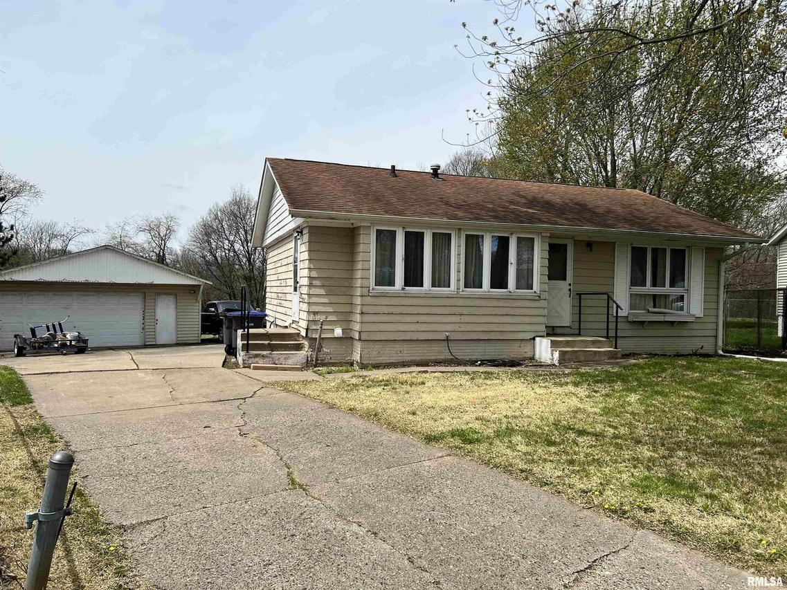 525 28th Ave., Milan, IL