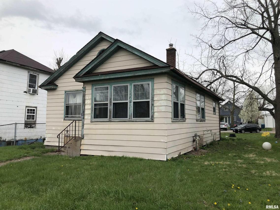 726 23rd St., East Moline, IL 61244