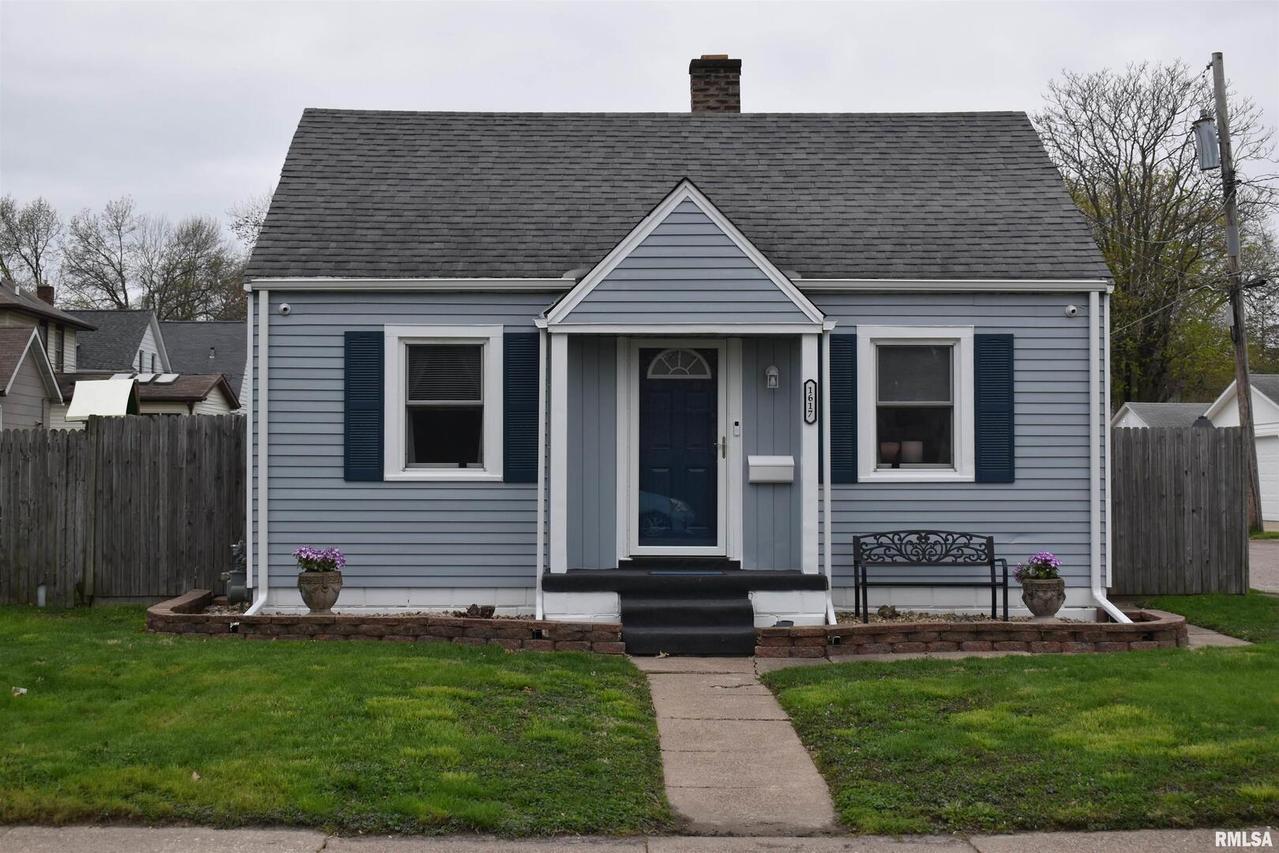 1617 4th St., Moline, IL 61265