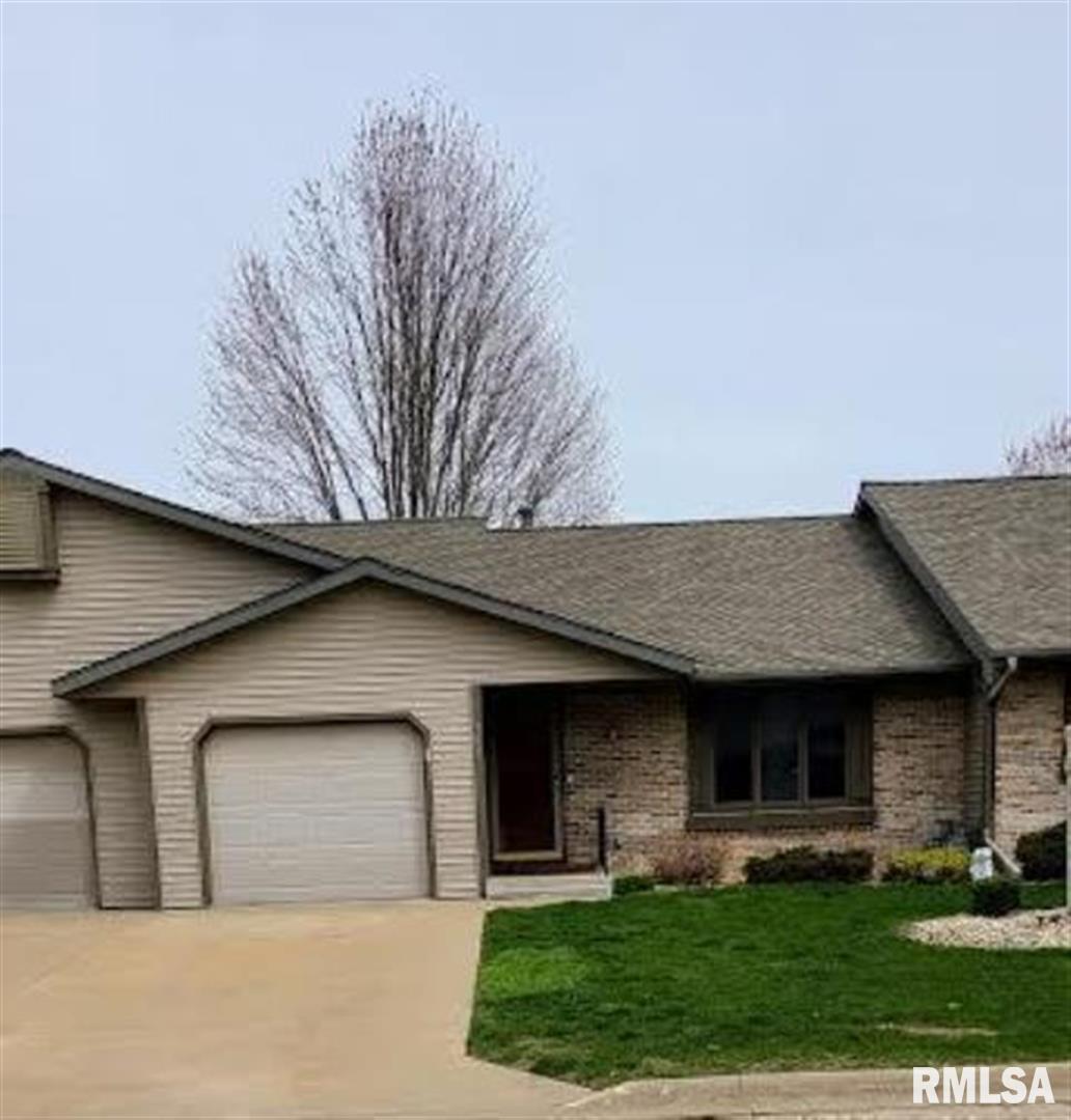 706 Valley View Dr., Fulton, IL 61252
