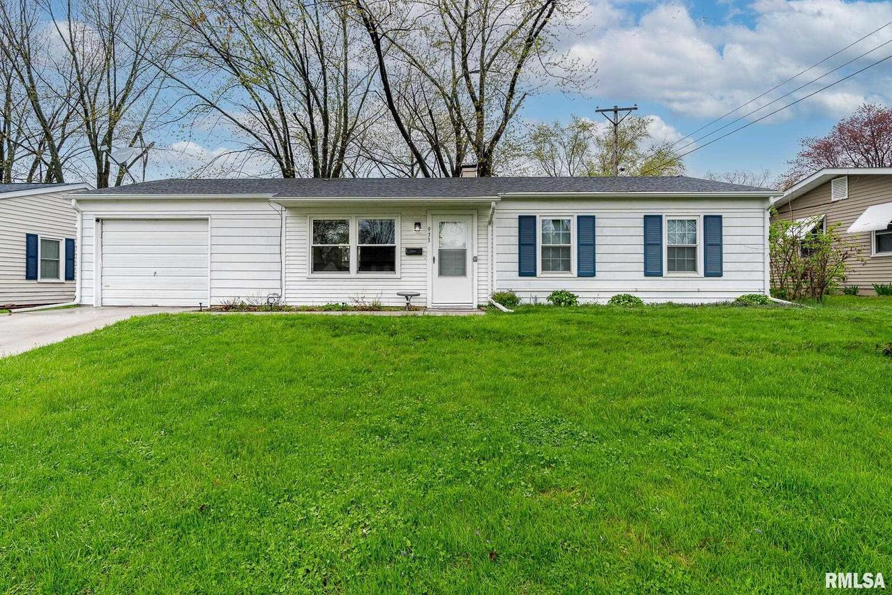 933 34th Ave., East Moline, IL 61244