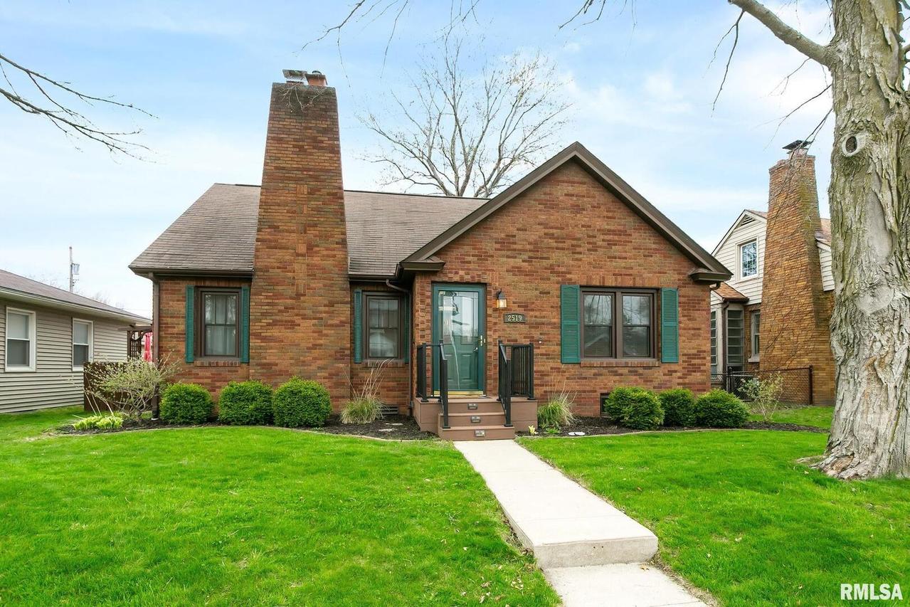 2519 29th St., Moline, IL 61265
