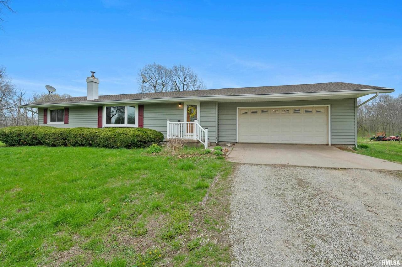 15698 Waller Rd., Fulton, IL