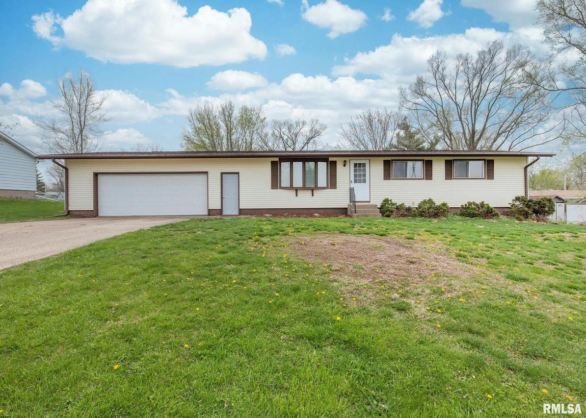 203 E Upper St., Cambridge, IL 61254