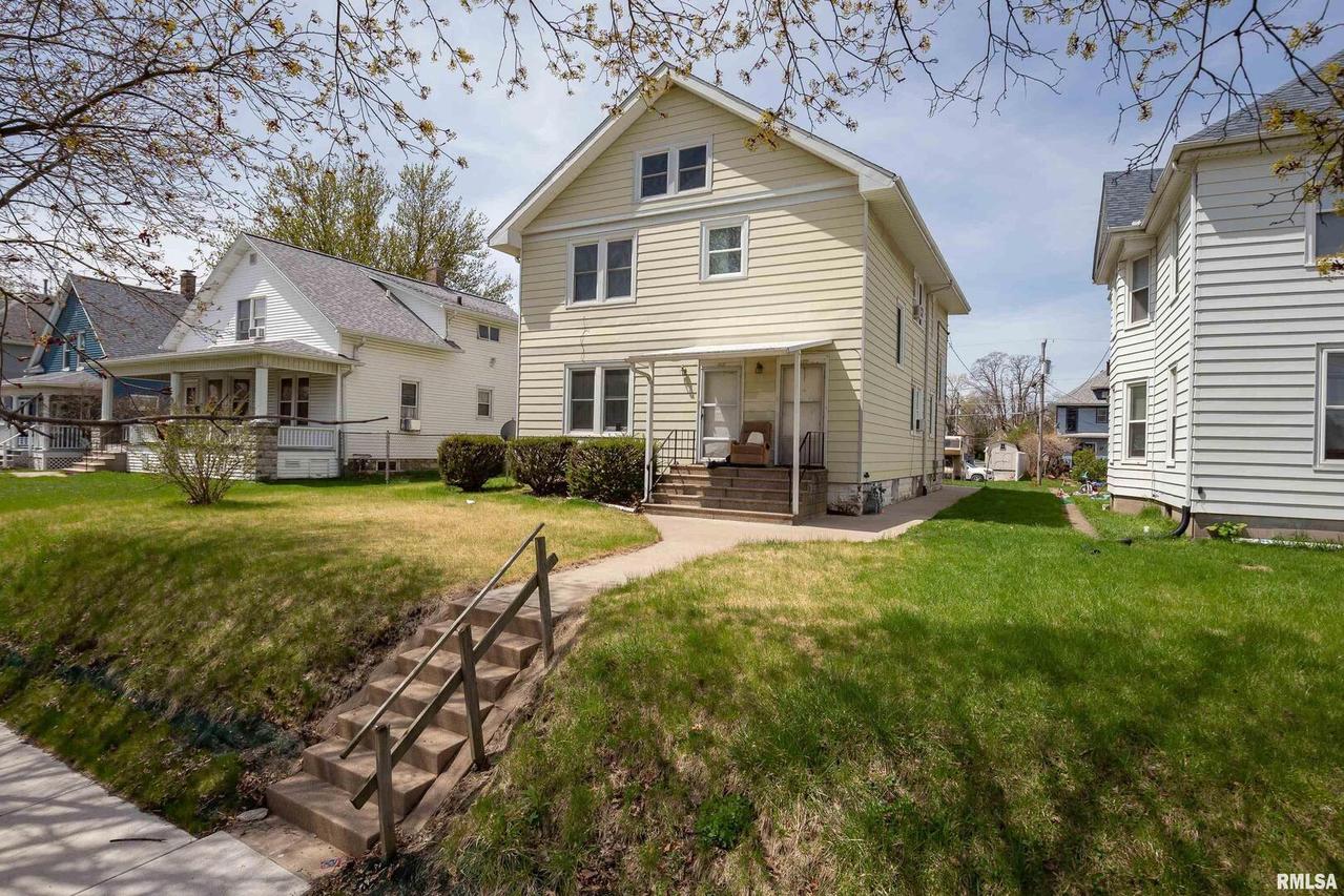 1809-1811 17th St., Moline, IL 61265