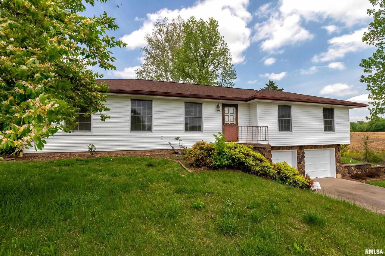 1432 Dogwood Rd., Carbondale, IL 62901