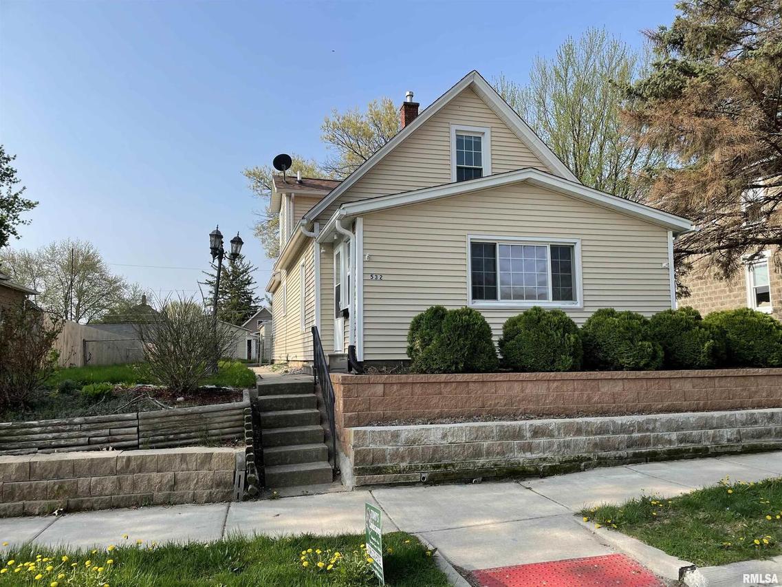 532 24th Ave., Moline, IL 61265