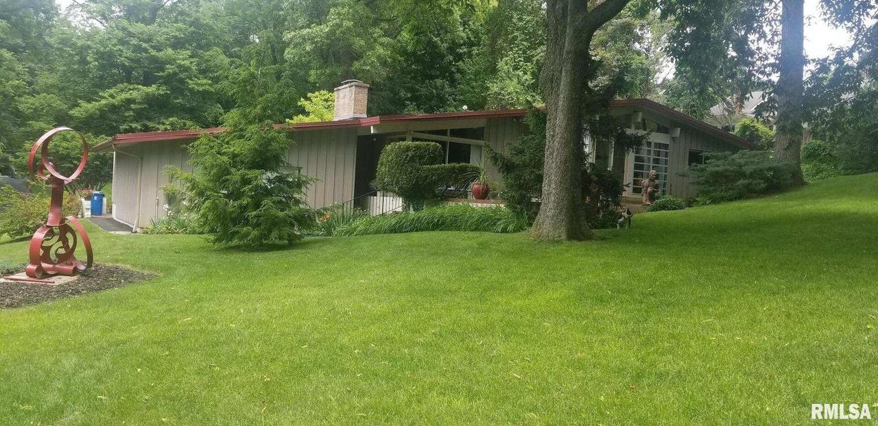 1322 42nd Ave., Rock Island, IL 61201