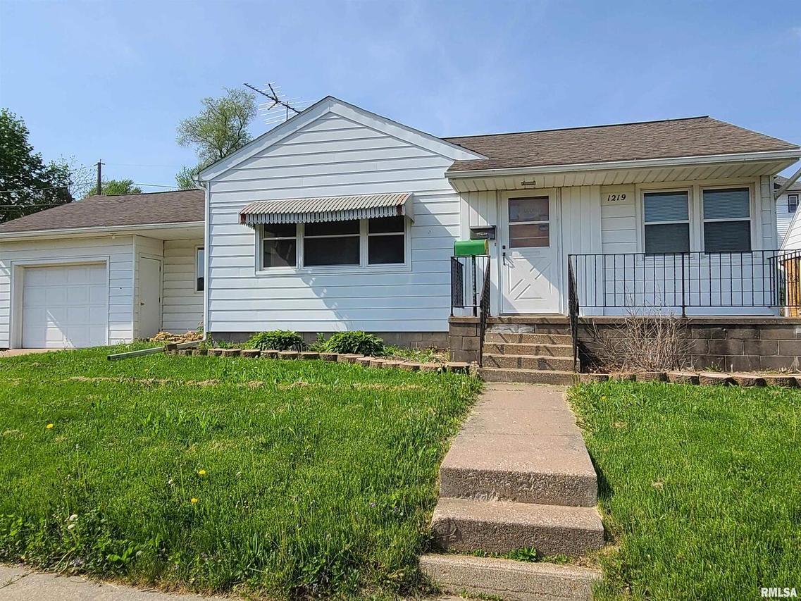 1219 12th Ave., Fulton, IL 61252