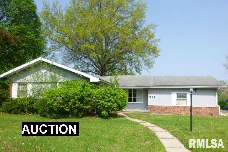 2825 N Millbrook Dr., Peoria, IL 61604