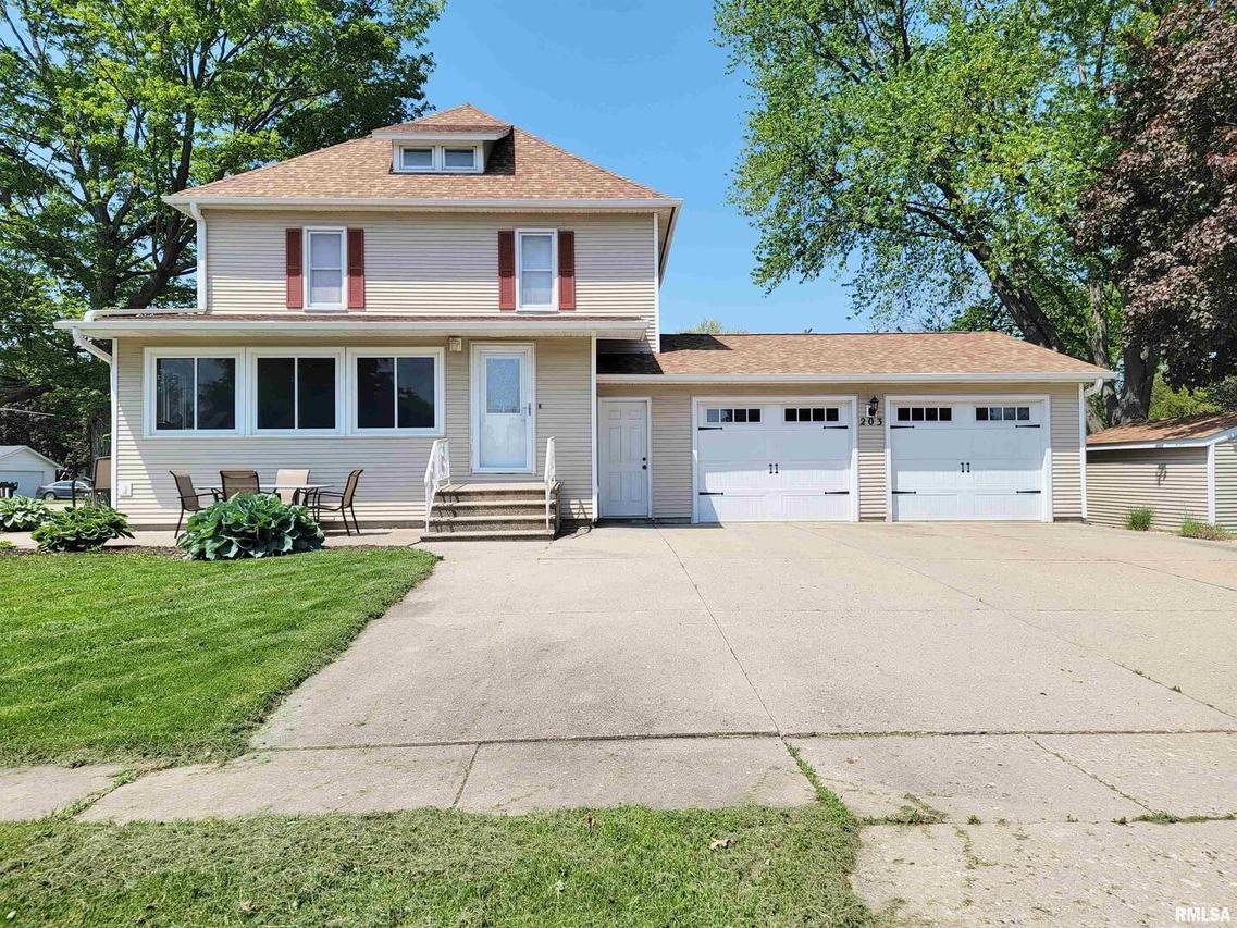 203 N School St., Atkinson, IL 61235