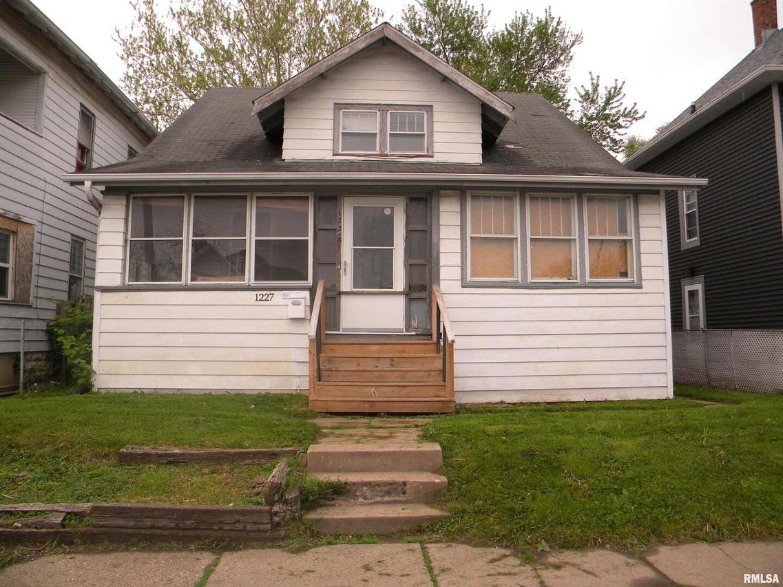 1227 11th St., Rock Island, IL 61201