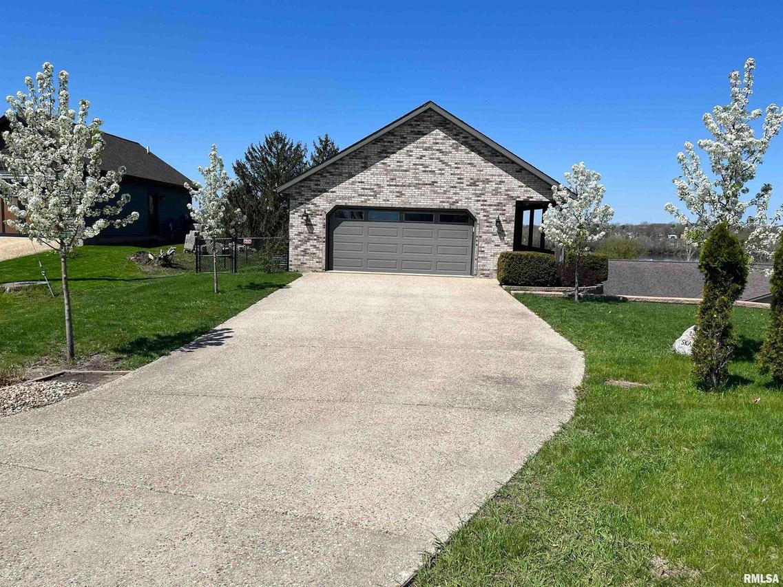 124 5th St., Fulton, IL 61252