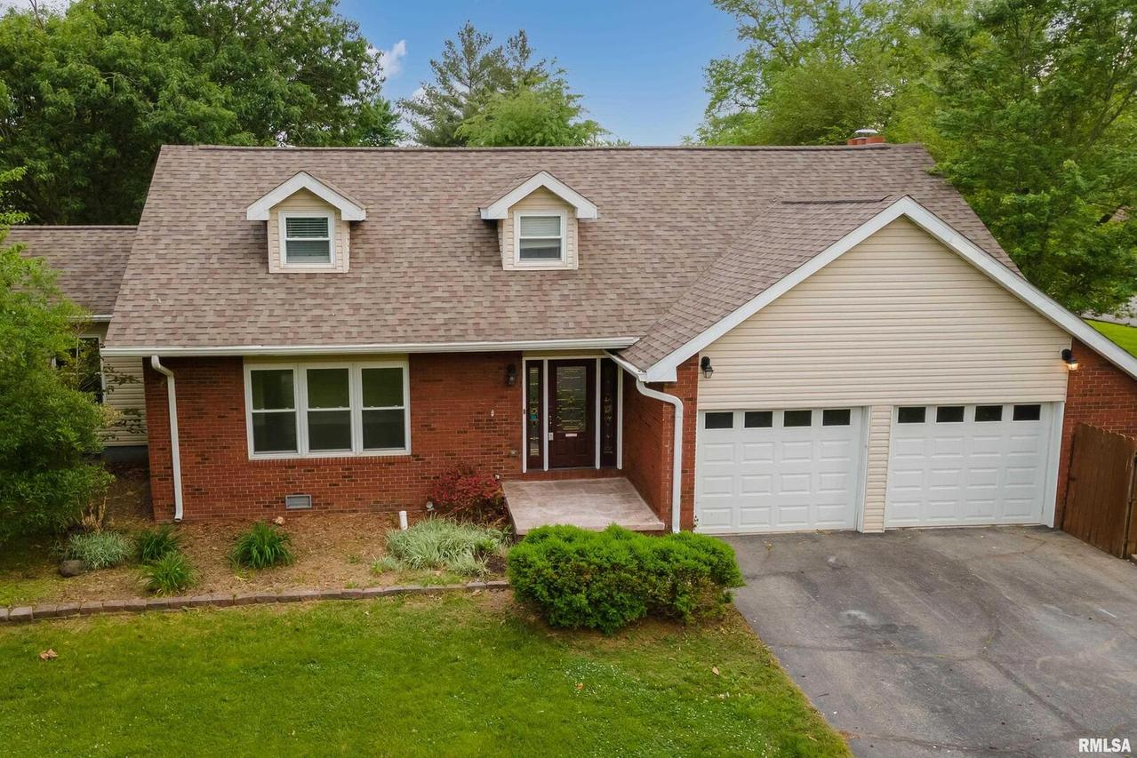 1001 E Illinois St., Marion, IL 62959