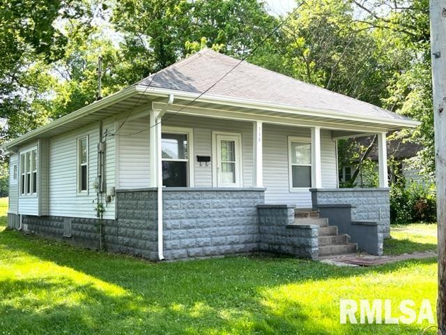 318 S Walnut St., Duquoin, IL 62832