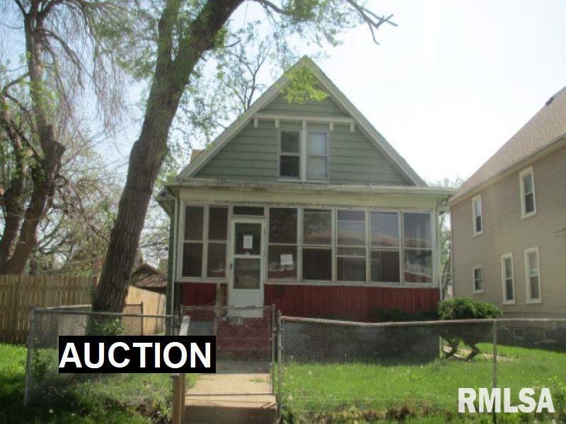 915 14th St., Rock Island, IL 61201