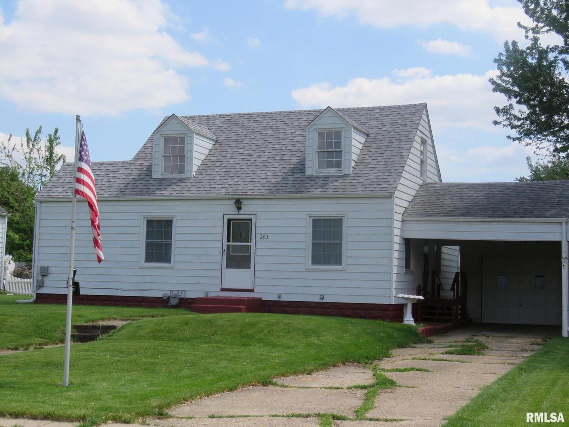 203 E 2nd St., Atkinson, IL 61235
