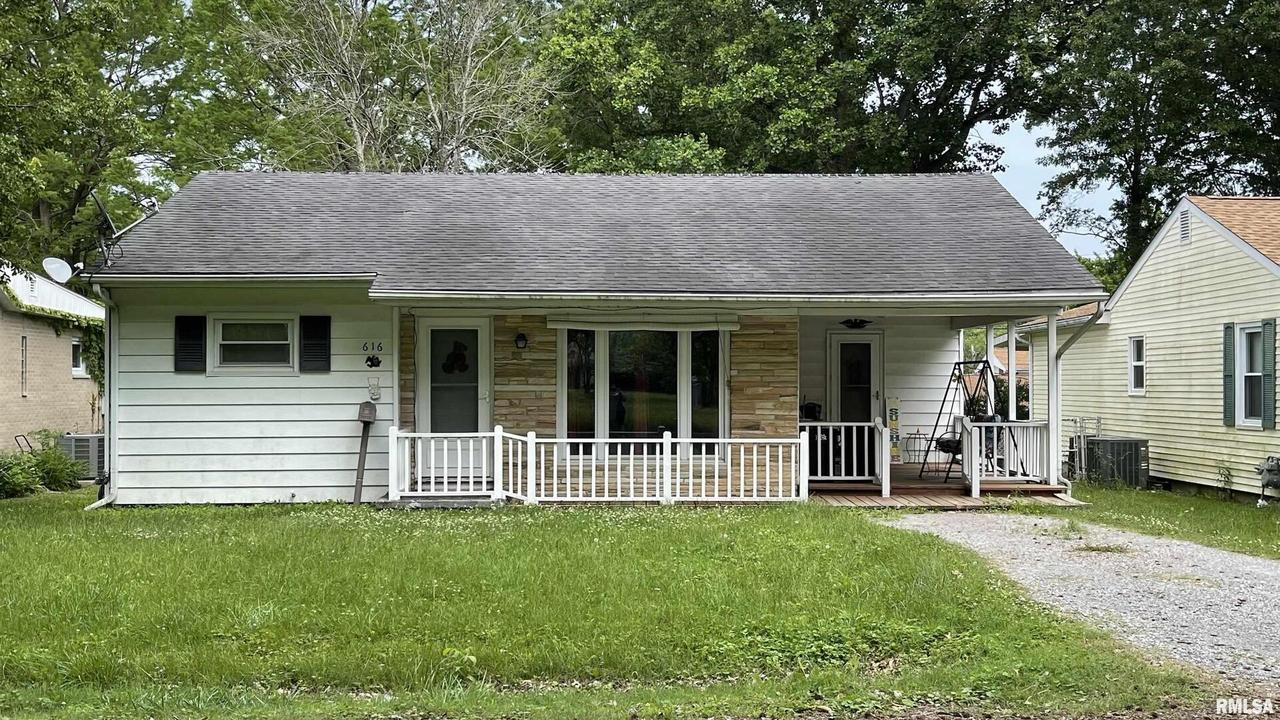 616 N 7th St., Herrin, IL 62948
