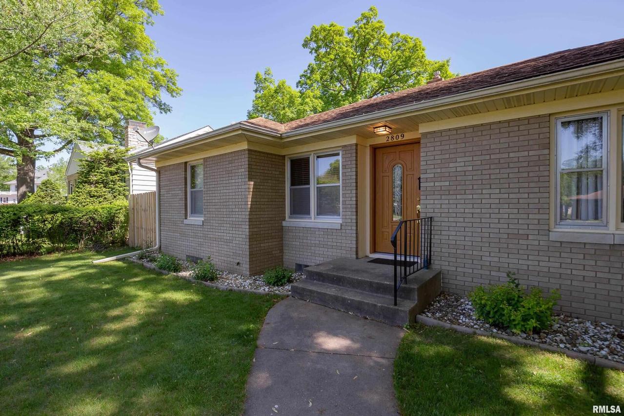 2809 21 1/2 Ave., Rock Island, IL 61201