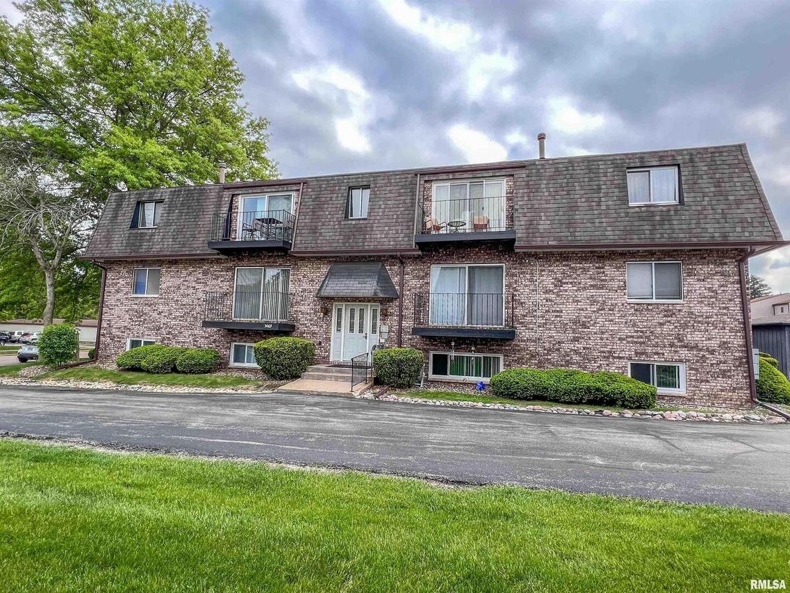 3069 4th St. #4, Moline, IL 61265