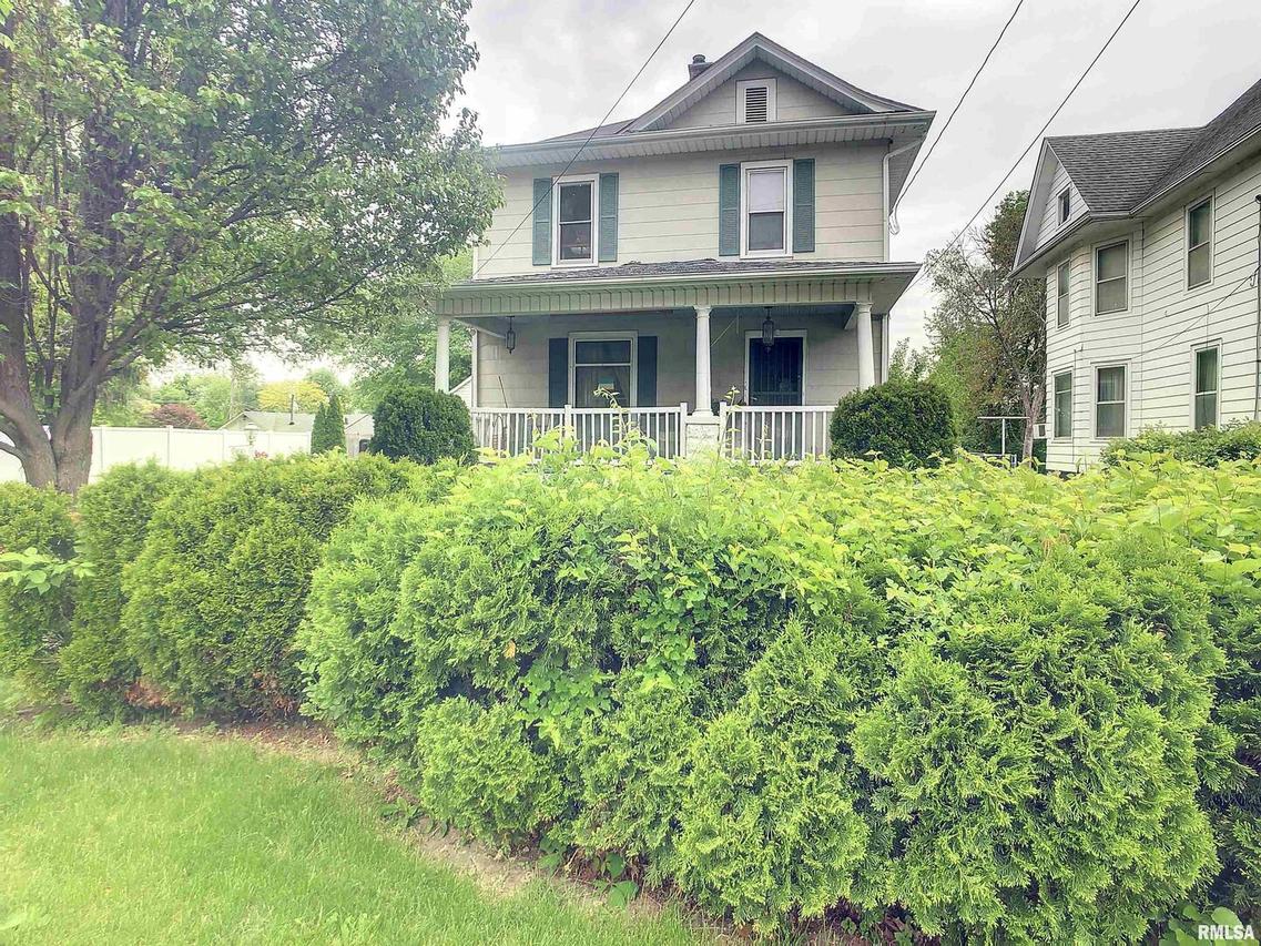 1914 4th St. #A, East Moline, IL 61244