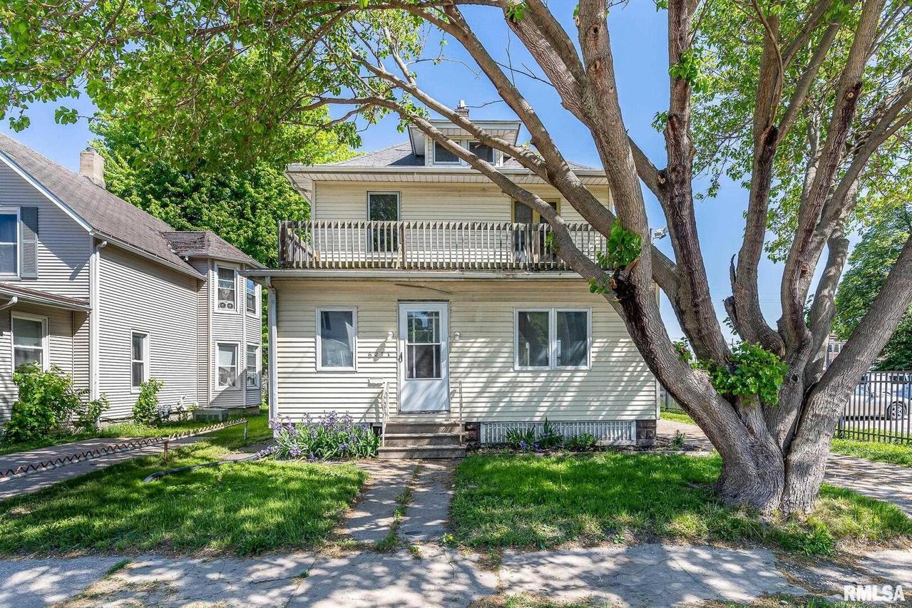 627 16th Ave., East Moline, IL 61244