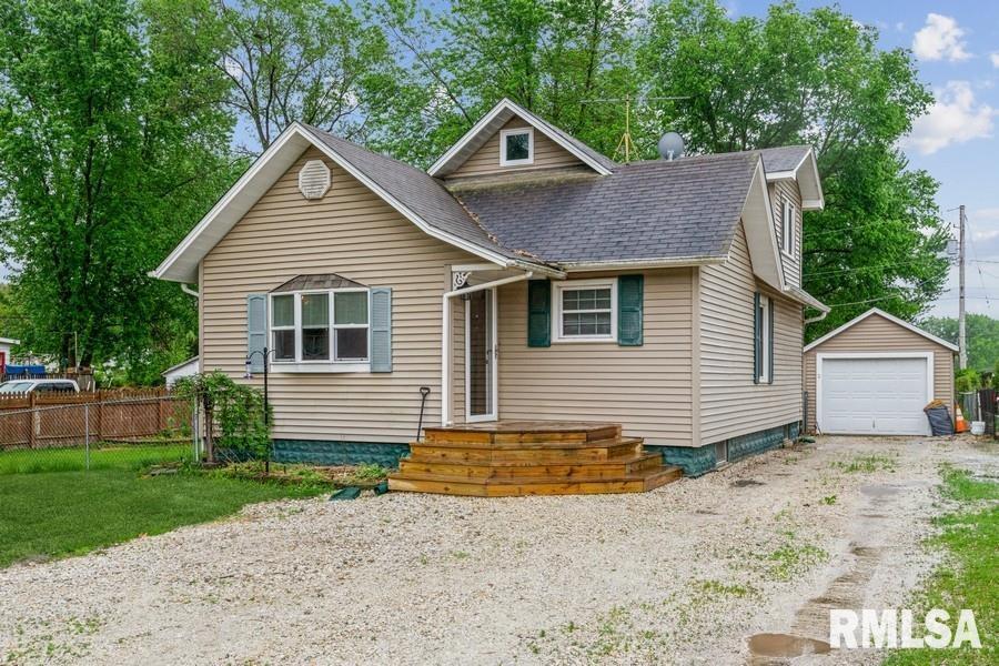 303 Monroe St., Hillsdale, IL 61257