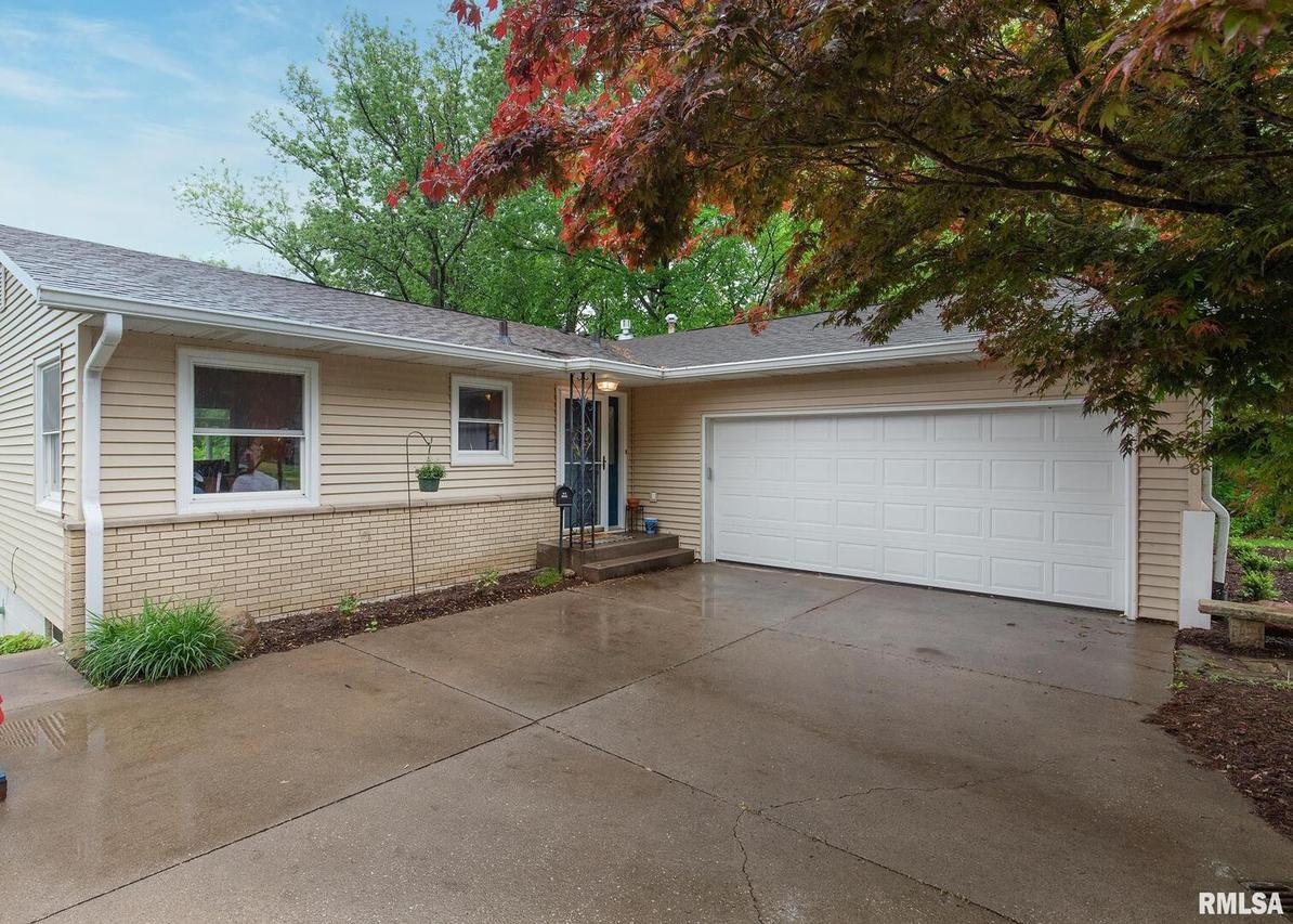 3606 44th St., Moline, IL 61265