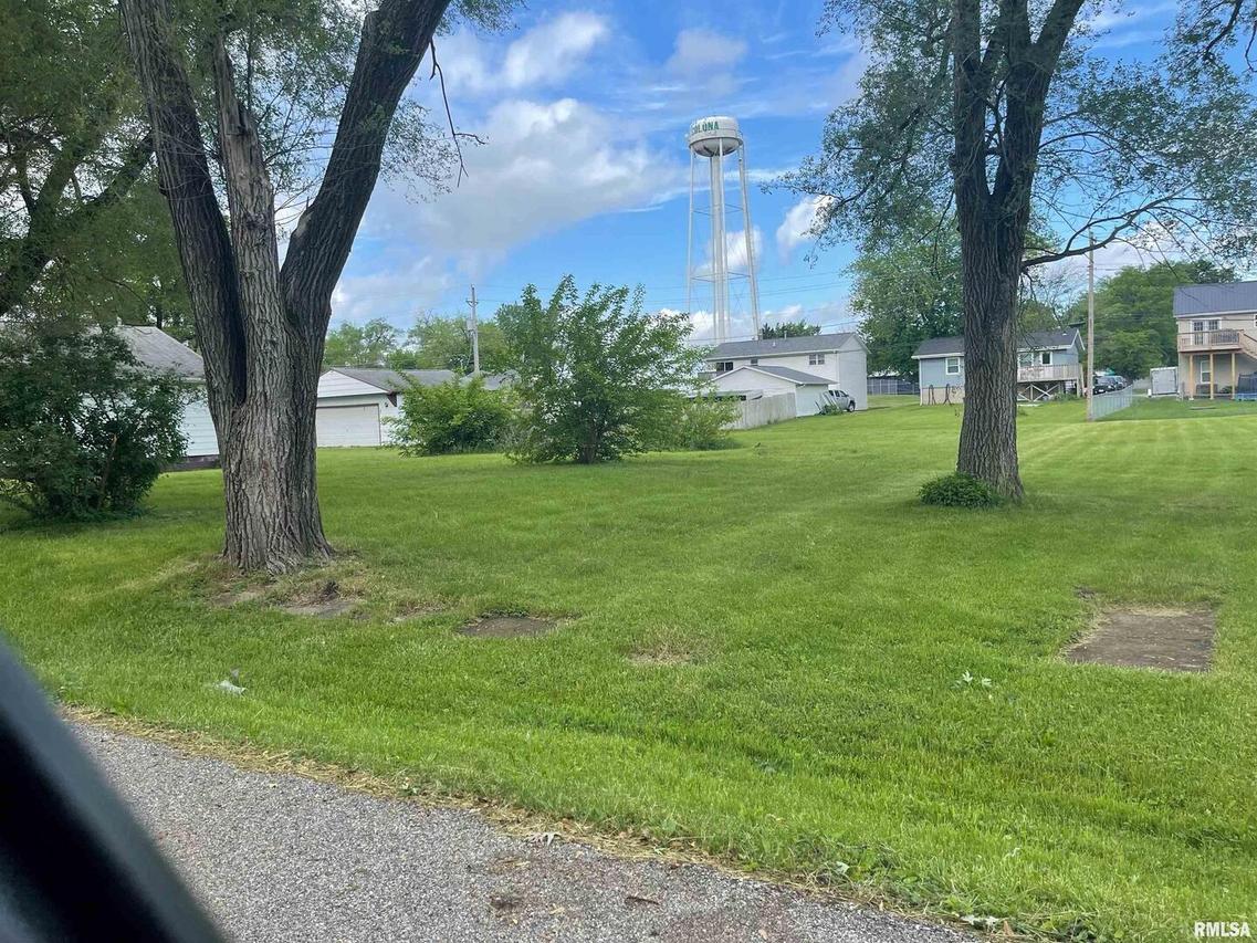 813 7th St., Colona, IL 61241