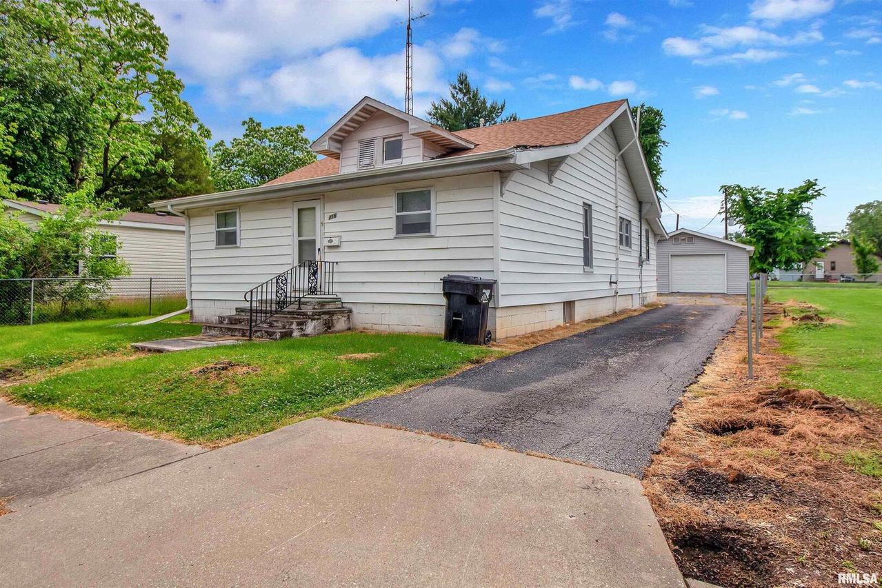 216 Elm St., Zeigler, IL 62999