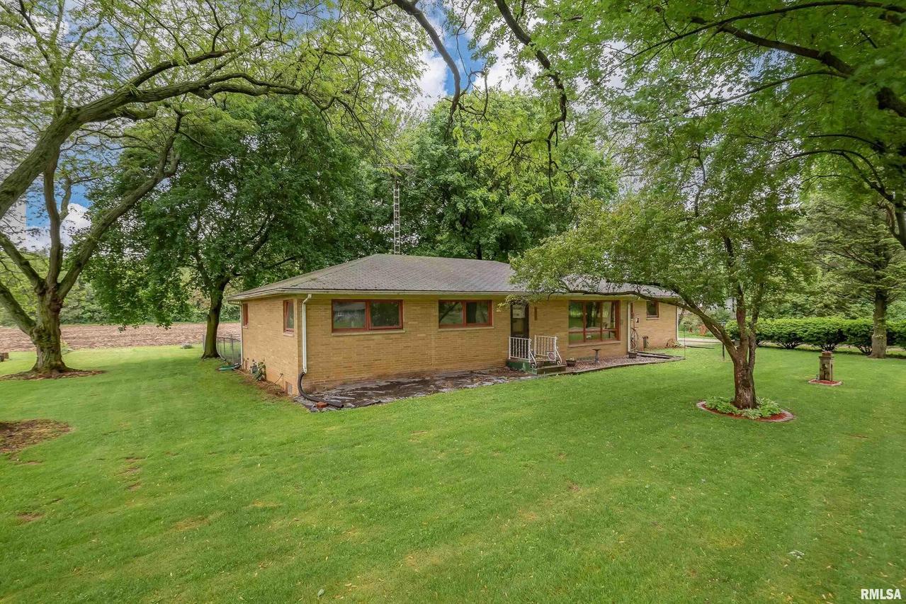 218 Jackson St., Hillsdale, IL 61257