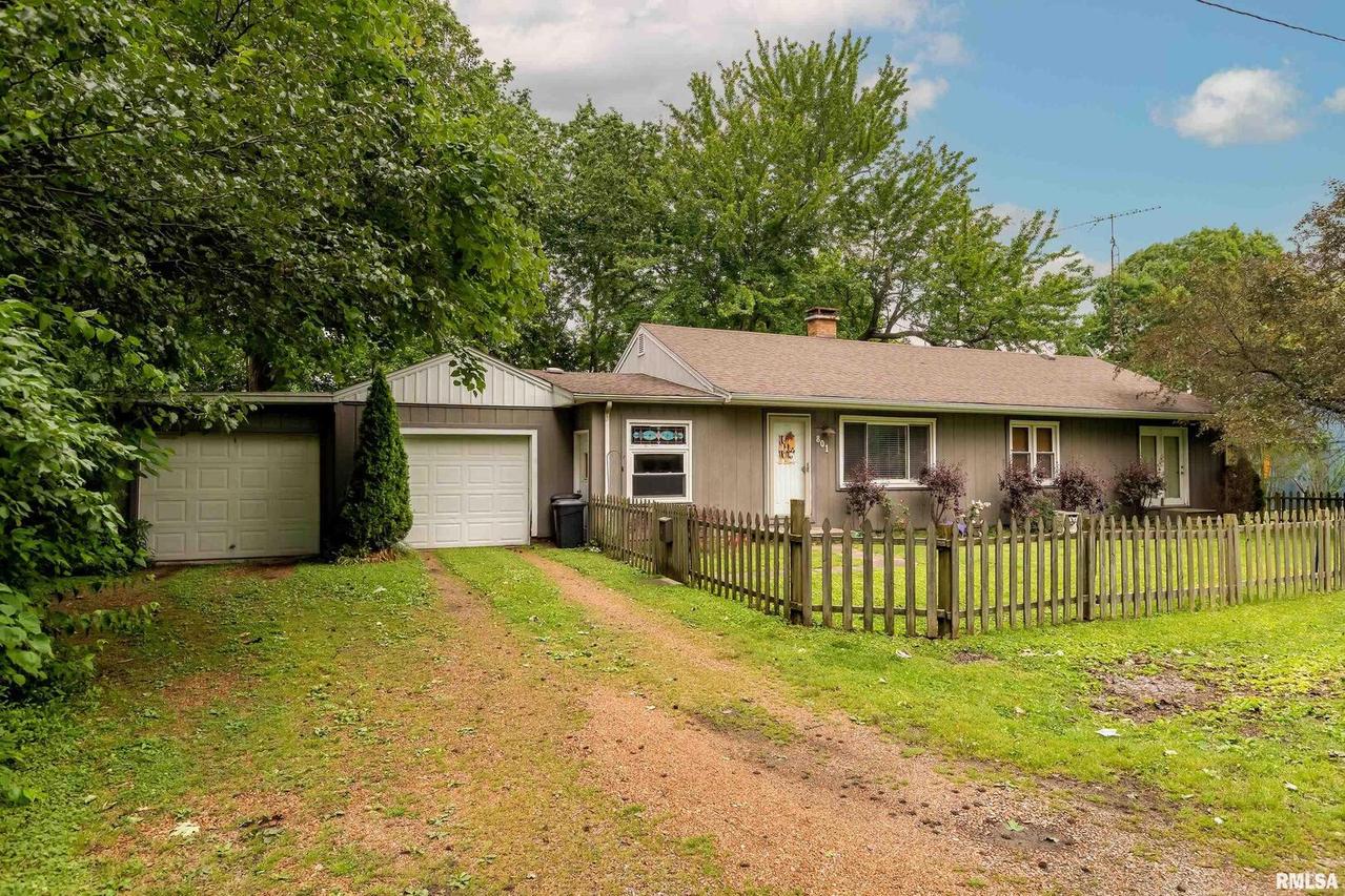 801 E Taylor St., Herrin, IL 62948