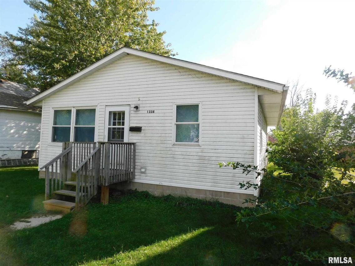 1338 11th Ave., East Moline, IL 61282