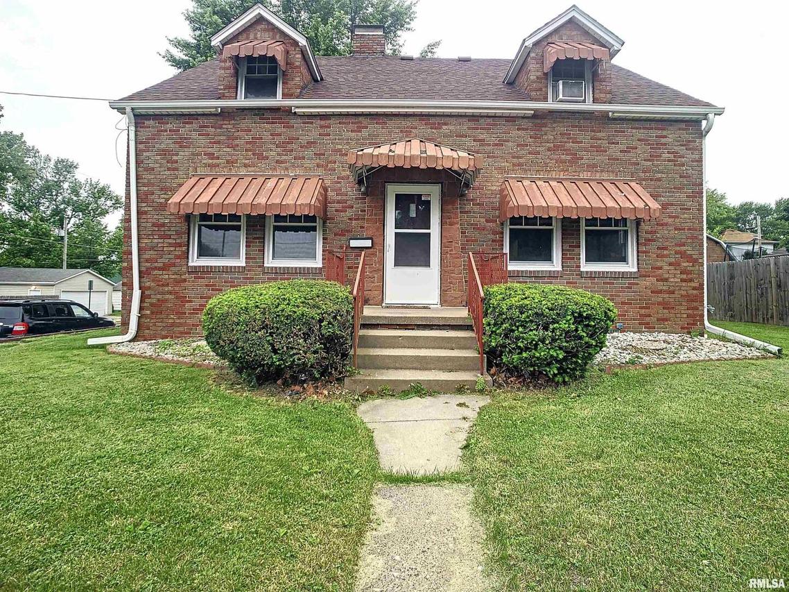 325 23rd St., East Moline, IL 61244