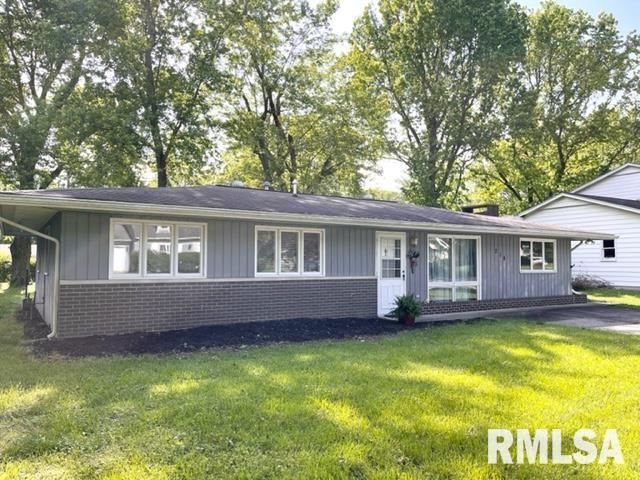 214 S Wedgewood Ave., Carbondale, IL 62901