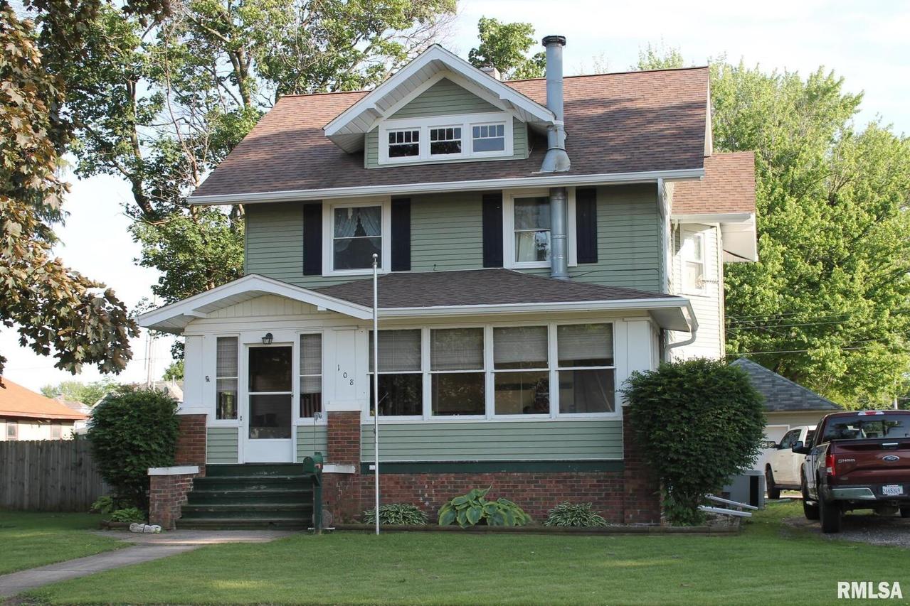 108 E Center St., Cambridge, IL 61238