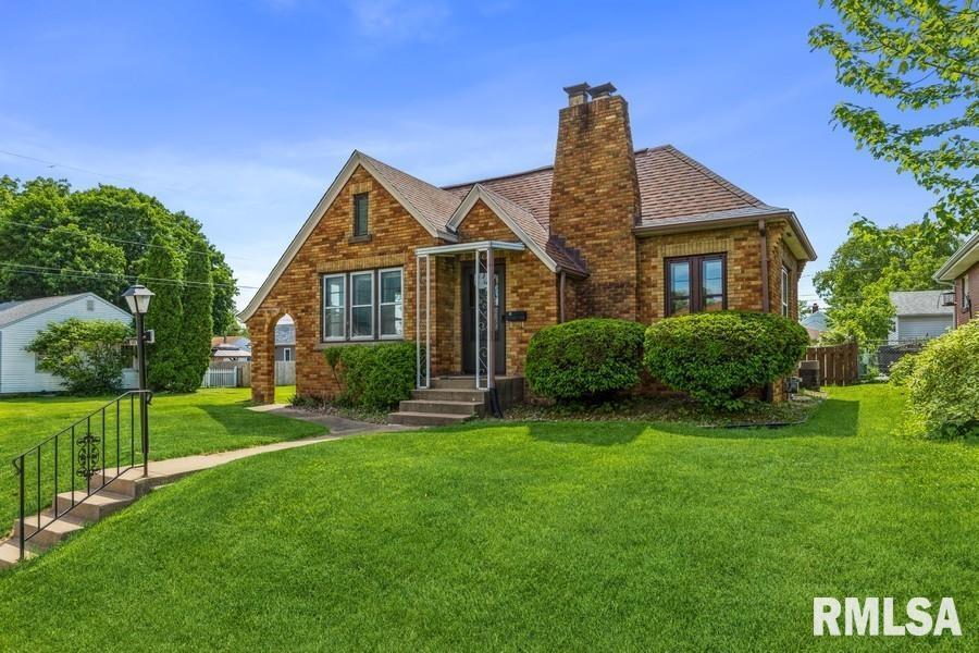 1858 41st St., Rock Island, IL 61201