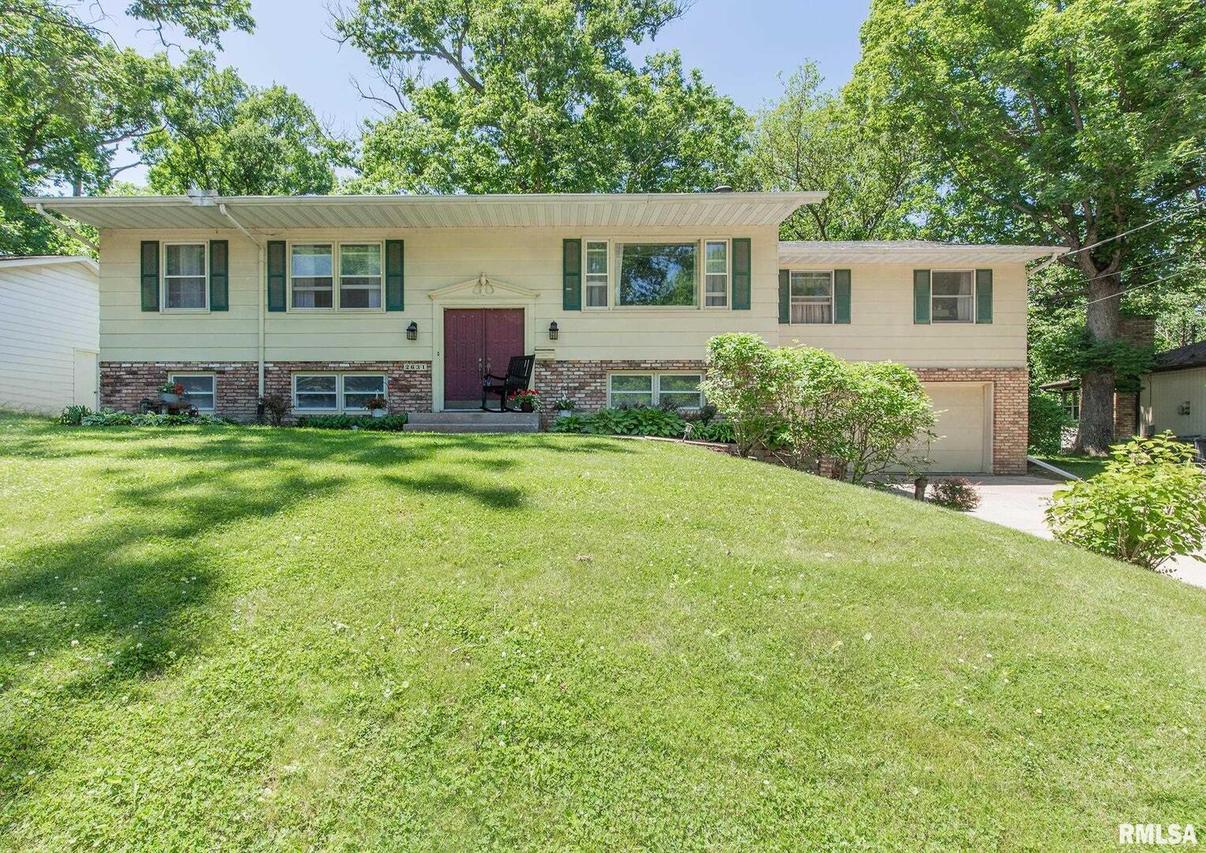 2631 1st St., East Moline, IL 61244
