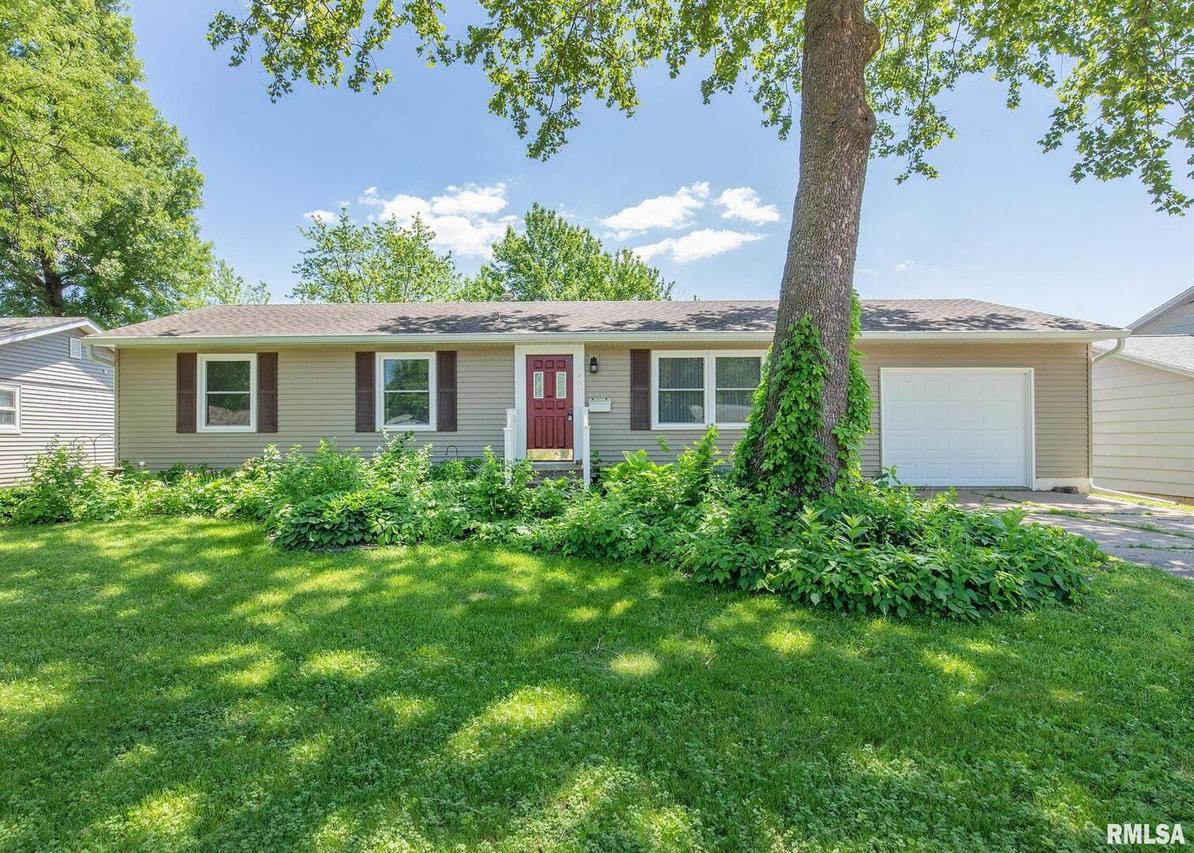 1405 11th St., Silvis, IL 61282