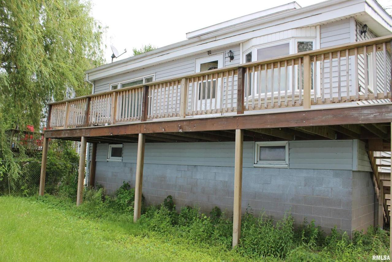 350 Island Ave., East Moline, IL 61244