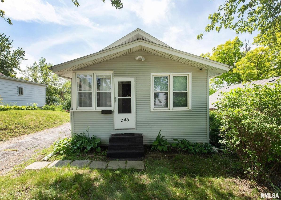 346 16th St., Silvis, IL 61282