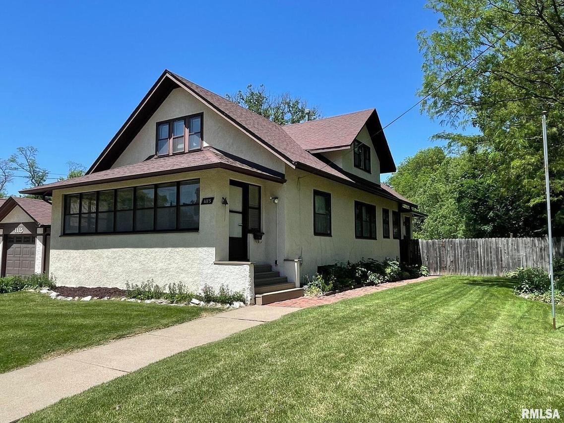 1115 25th Avenue Ct., Moline, IL 61265