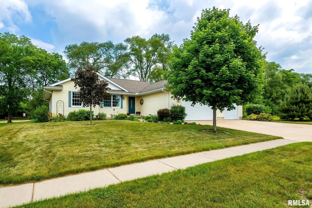 351 Greenview Ave., Colona, IL 61241